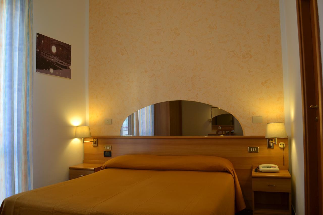 Hotel Villa Camilla Varazze Kültér fotó