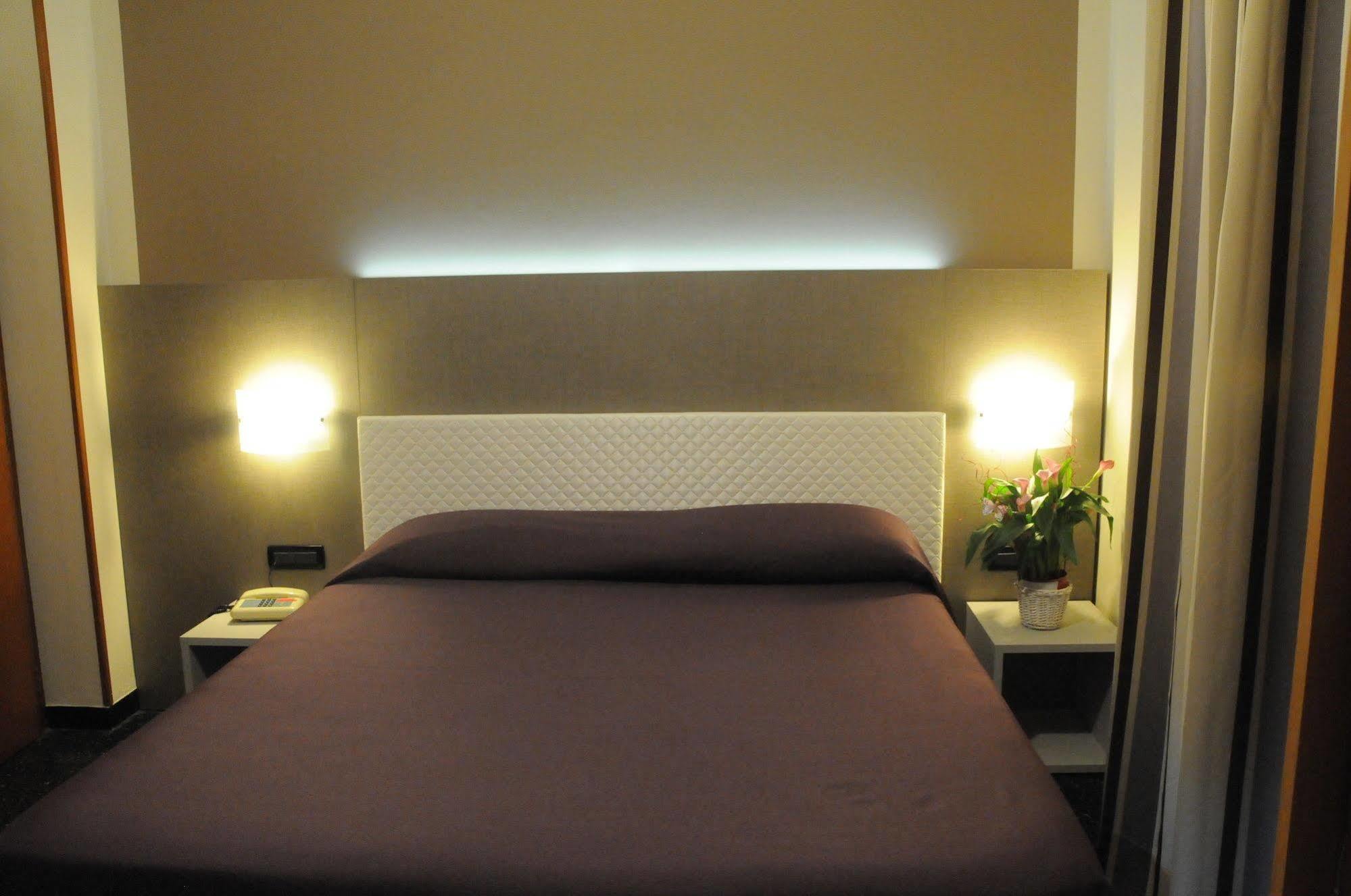 Hotel Villa Camilla Varazze Kültér fotó